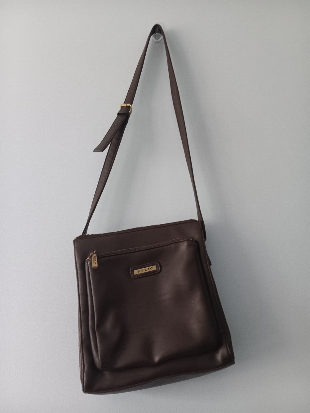 Relic Brown Faux Leather Crossbody Belt Strap Bag Zip Pocket Everyday Purse